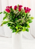 Vikiflowers flowers online uk Cerise Roses Bouquet