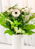 Vikiflowers flower delivery london White Gerberas
